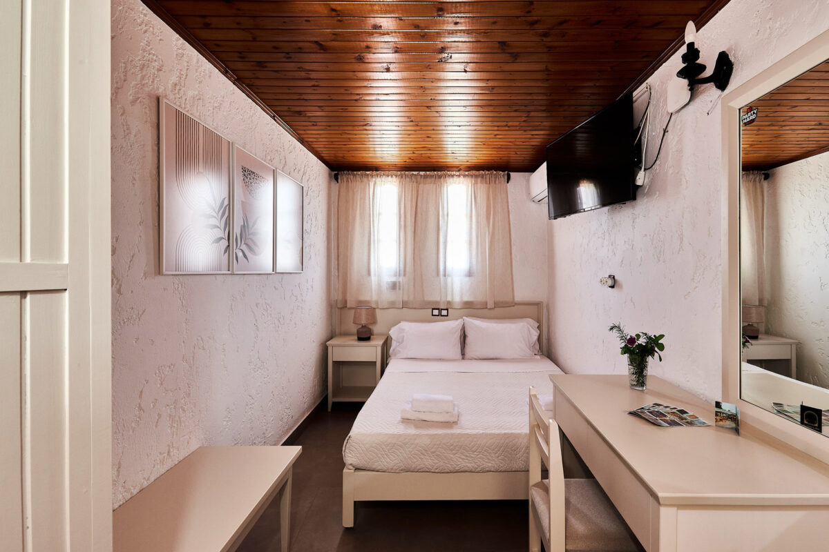 Mila Malia Studios Standard Double Studio LI Mila Malia Studios Standard Double Studio LI