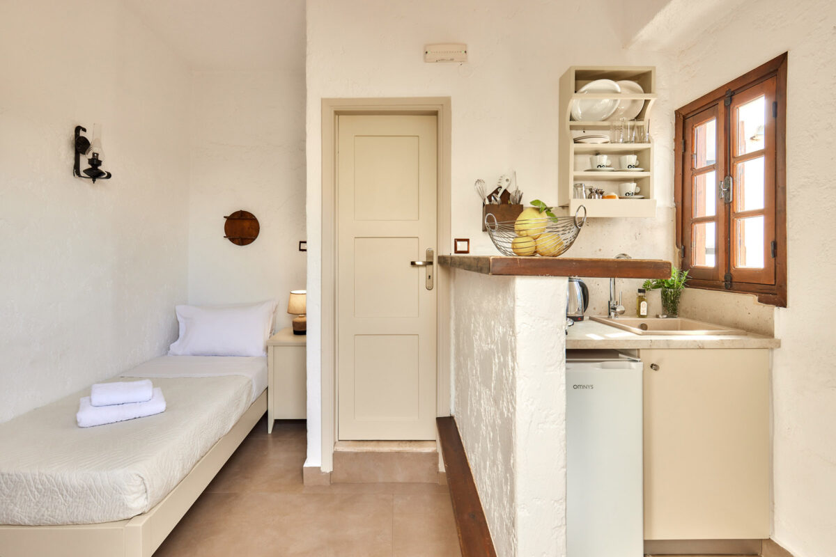 Mila Malia Studios Standard Triple Twin Studio II XIII Mila Malia Studios Standard Triple Twin Studio II XIII