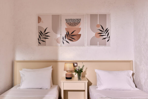 Mila Malia Studios Standard Triple Twin Studio III VIII