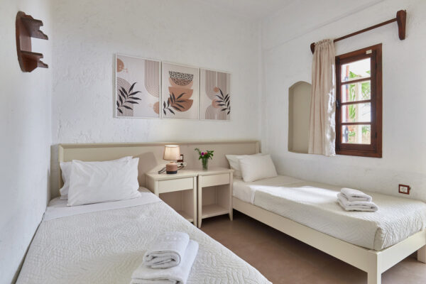 Mila Malia Studios Standard Triple Twin Studio LXXXVII