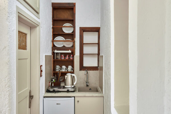 Mila Malia Studios Standard Triple Twin Studio XCII