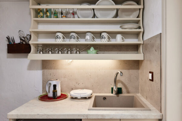 Mila Malia Studios Superior Quintuple Studio CX